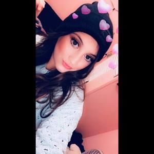 Meet your Posher, Yaneth